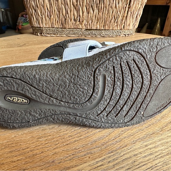 Keen Woman’s size 8.5 - Picture 9 of 11